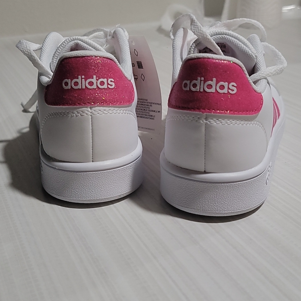 Adidas - Picture 4 of 5